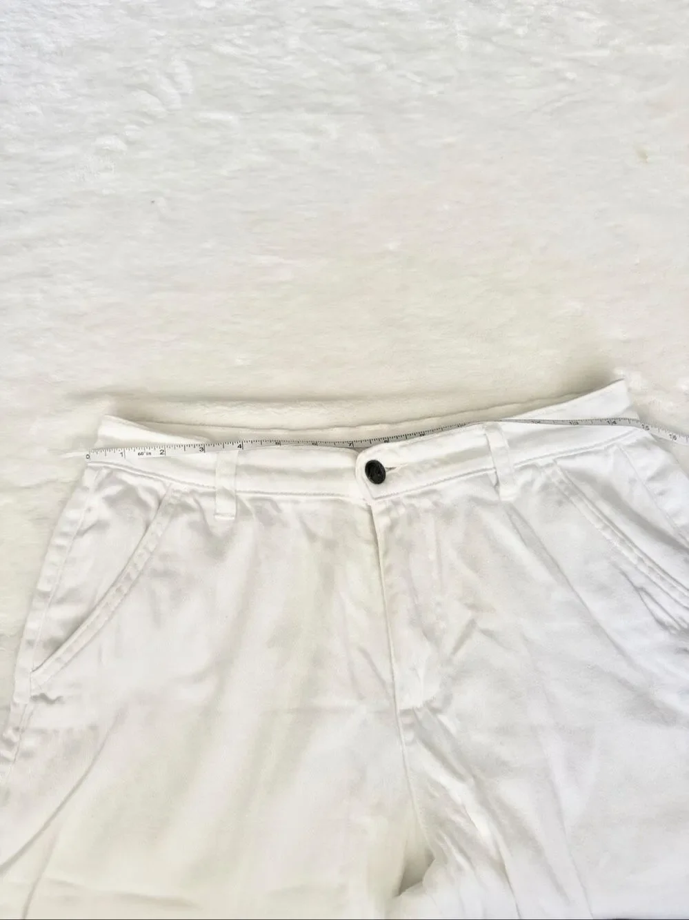 DG by Diane Gilman White Bermuda Walking Shorts Size 4 Cotton Stretch